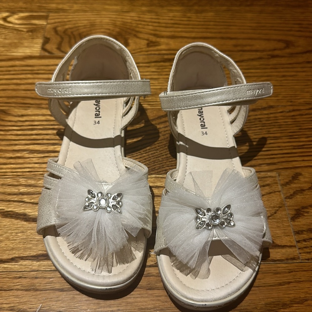 Mayoral girls dress shoes size European 34/US 3